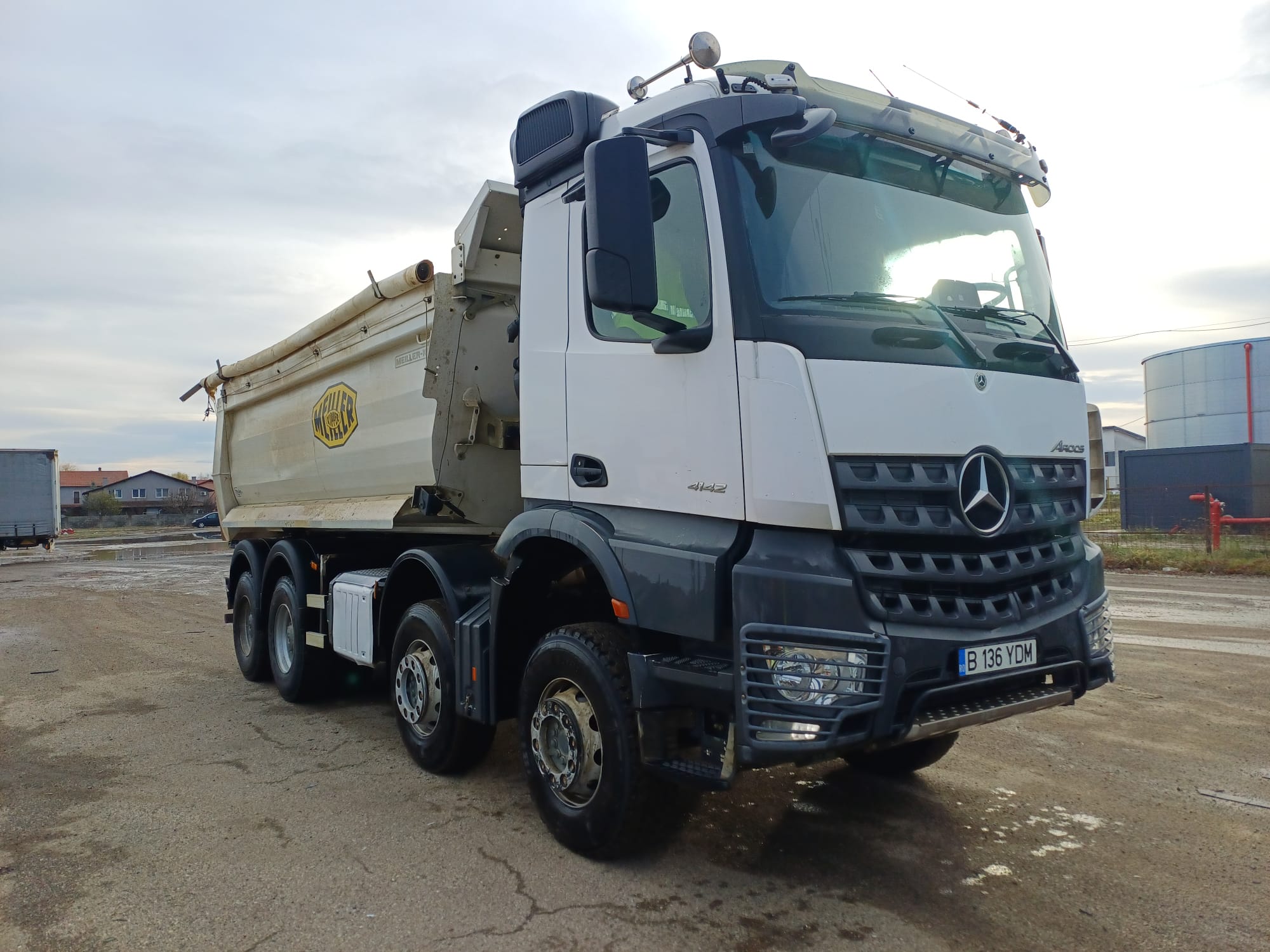 Dump truck Mercedes-Benz Arocs - Poster 1
